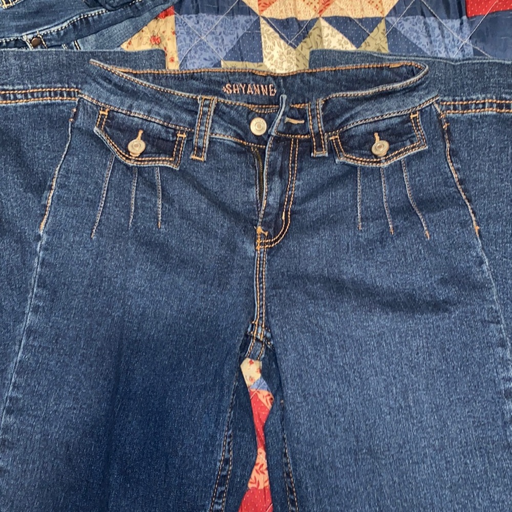 Shyanne jeans size 28 flare